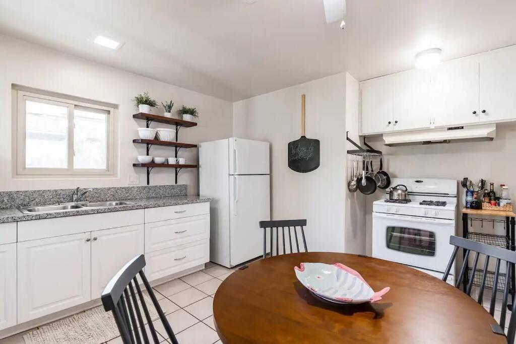 Апартаменты Casa Italia -2Br- Free Driveway Parking For 2 Cars Сан-Диего Экстерьер фото